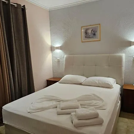 Corfu 40 غليفادا